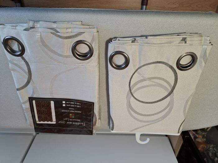 Lot de 2 beaux rideaux occultants prêts à poser gris clair Fenêtre sur Cour 140 x 280 cm neufs