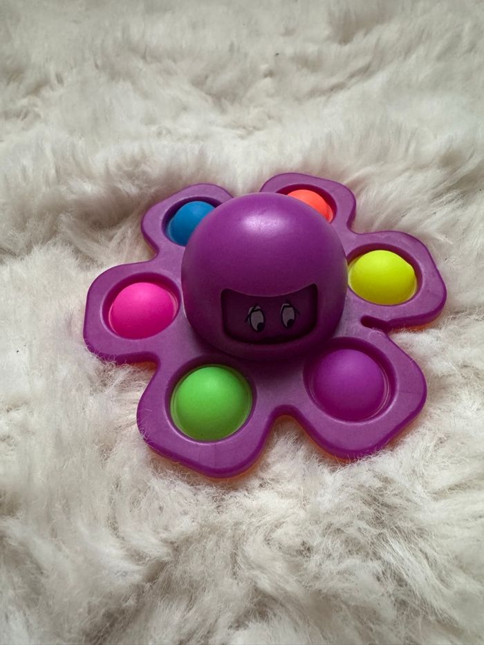 🪀 lot pop it - 2 sacs à mains petits+ une licorne + 1 pieuvre tournante - très bon état - photo numéro 9