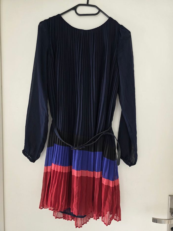 Robe chic plissé manches longues transparente