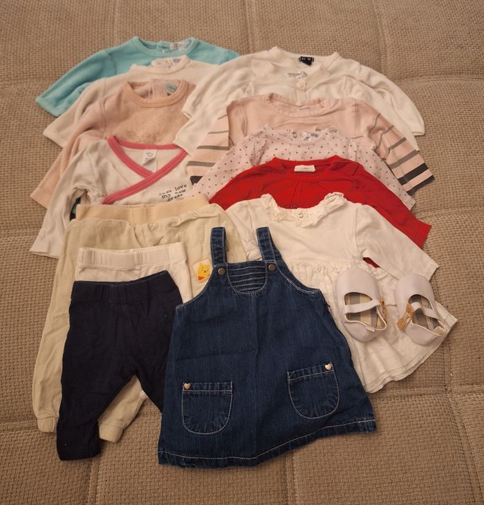 Lot 1 mois fille - 15 vêtements