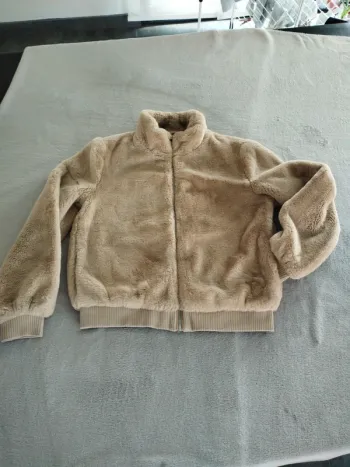 Veste Only en fourrure beige 14ans kids