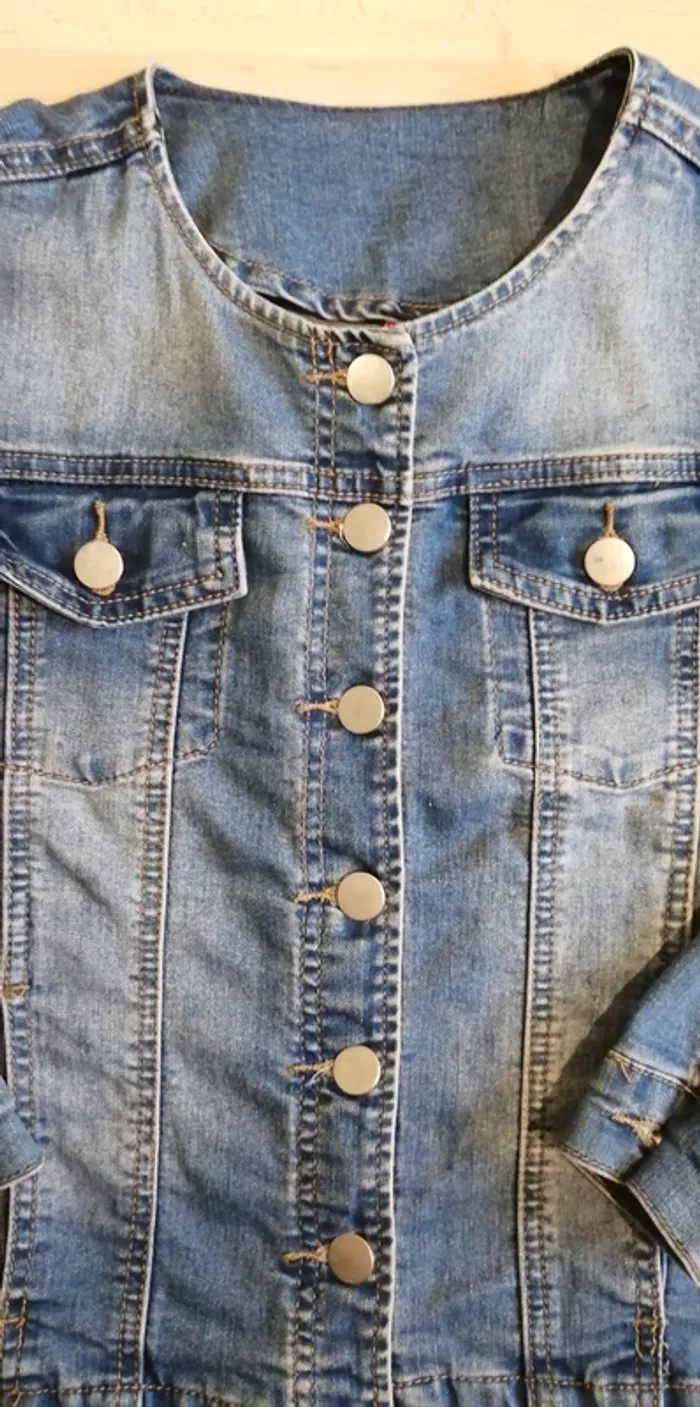 Veste en jean taille 10 ans - photo numéro 3