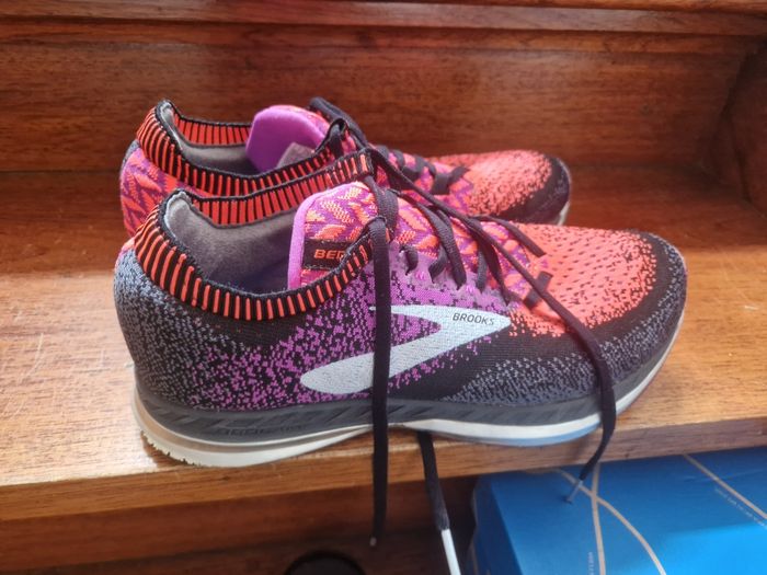 Baskets running brooks beldam taille 40