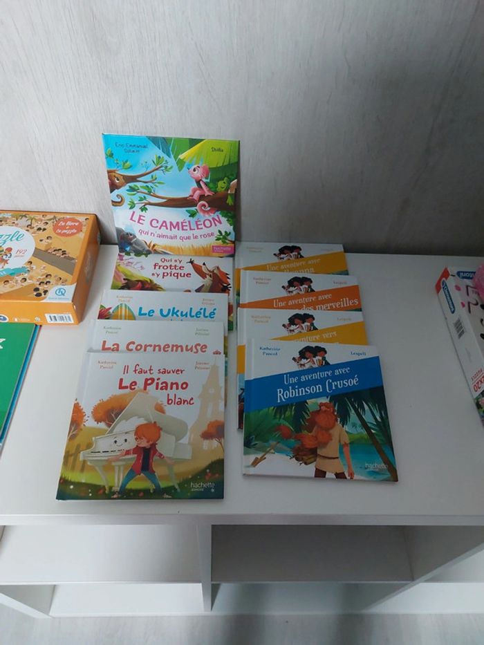 9 livres MCdo. En parfait état.