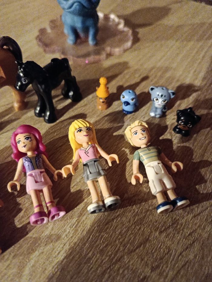 Lot personnages et animaux Lego - photo numéro 2