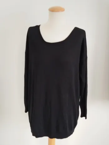 Pull léger noir irisé Kiabi taille 46-48