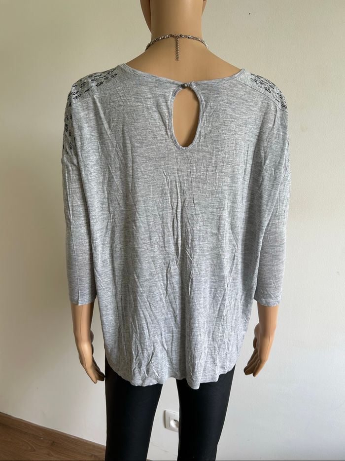 Haut gris avec strass IKKS taille 36 TBE - photo numéro 5