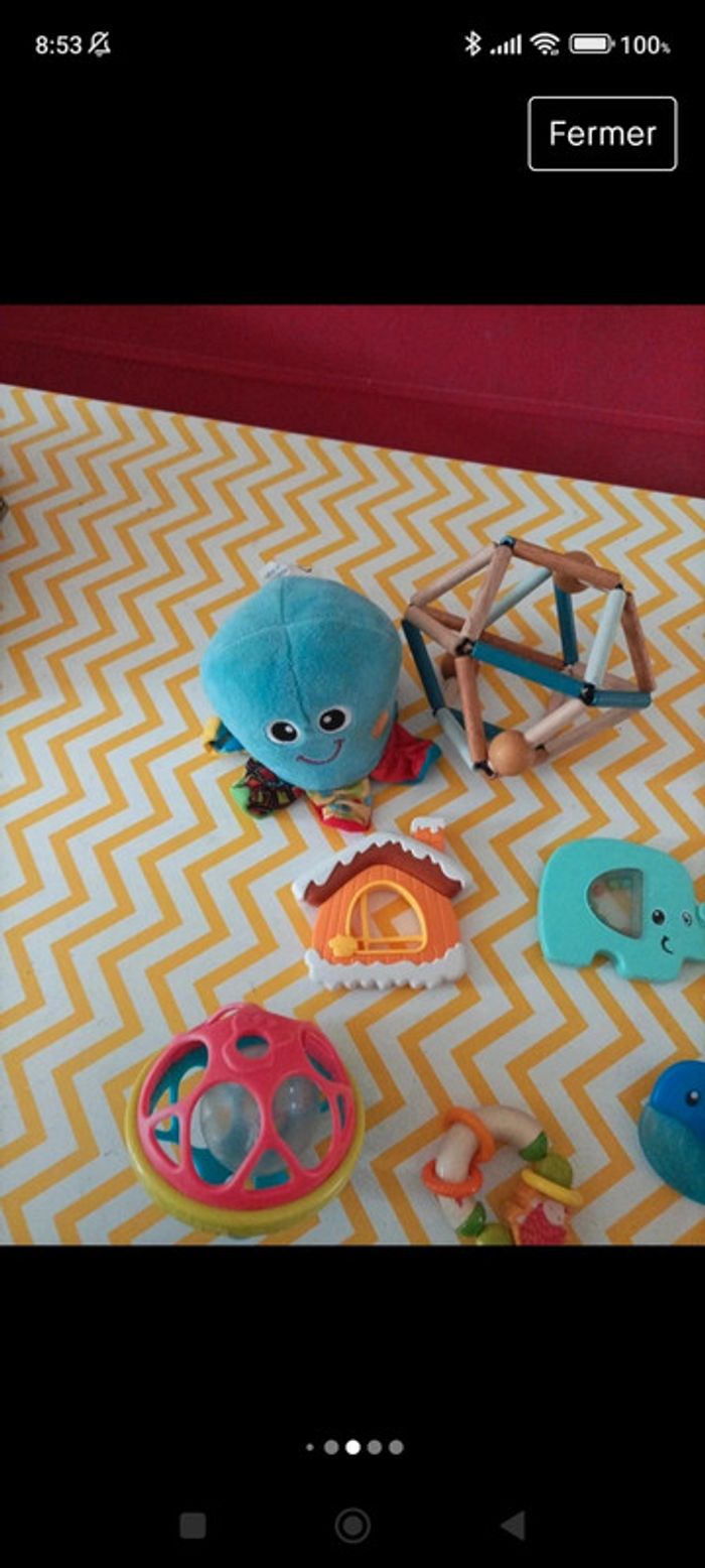 Lot de jouets et livres bébé - photo numéro 2