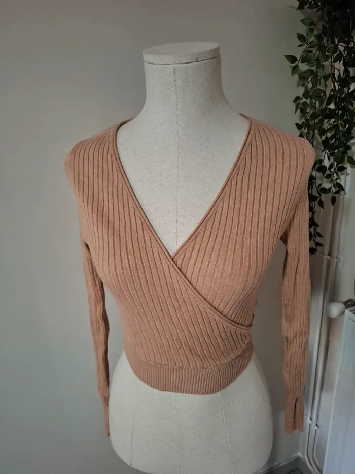 Pull court croisé côtelé beige Shein – Taille S