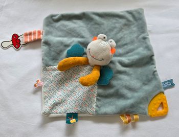 Doudou carré plat grenouille hochet Lauren gentil monstre - Noukies