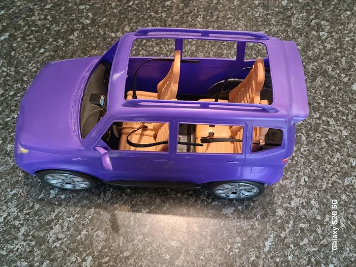 Voiture 4x4 Barbie - photo numéro 3