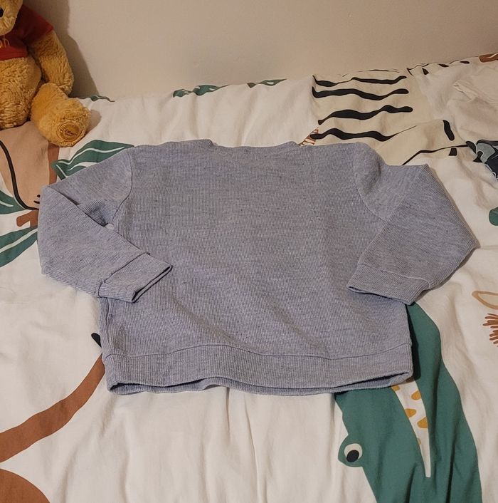 Lot 6 hauts garçon 6 ans (Tee-shirt ,gilet,veste,pull) - photo numéro 5