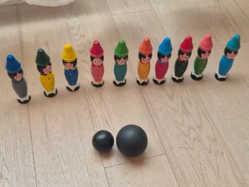 Ancien jeu de quilles en bois