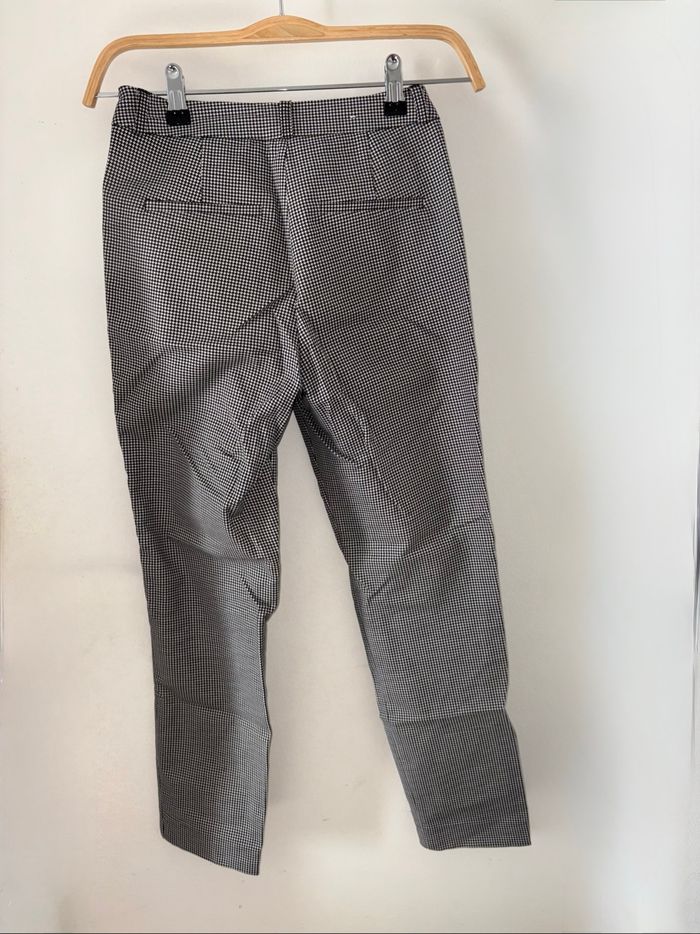 Pantalon à carreaux noir et blanc stradivarius femme taille 34 en très bon état. - photo numéro 10