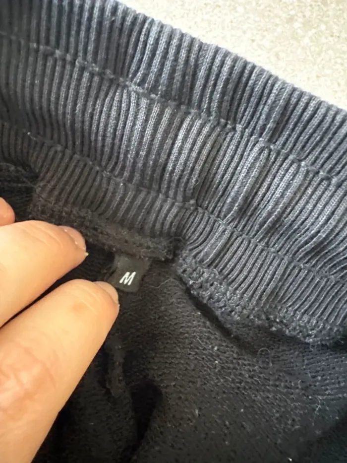 Jogging Nasa, taille M, bon état mais les écritures s'effacent - photo numéro 3