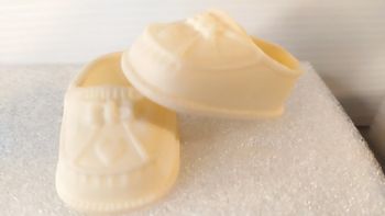 petite chaussures plastique pour poupée