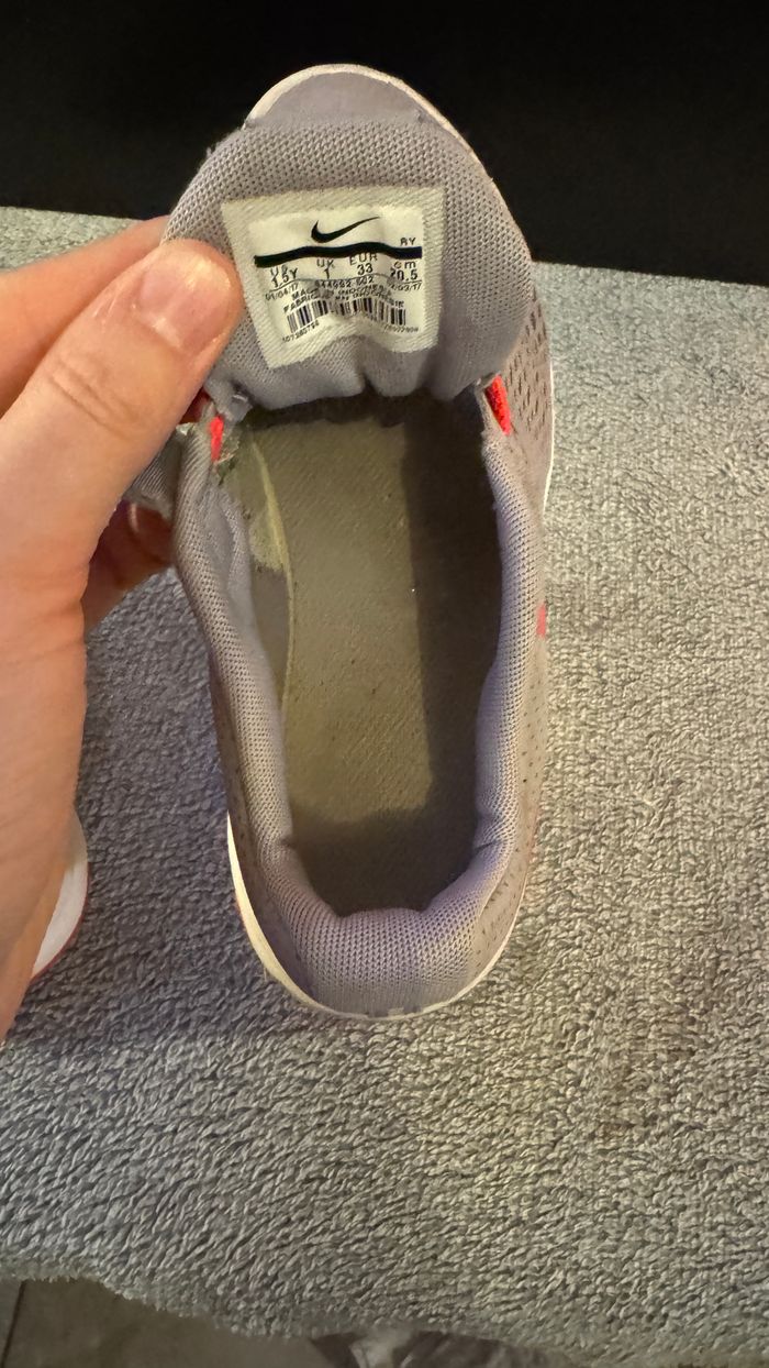 Chaussures nike révolution 4 taille 33 (sans boite) - photo numéro 6