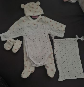 VETEMENT NEUF NAISSANCE TAILLE 0