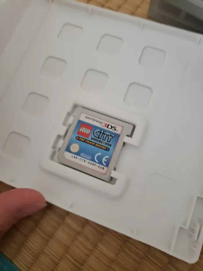 Lot de 4 jeux Nintendo DS cars, sims 2, quête d'Olaf et Lego - photo numéro 3