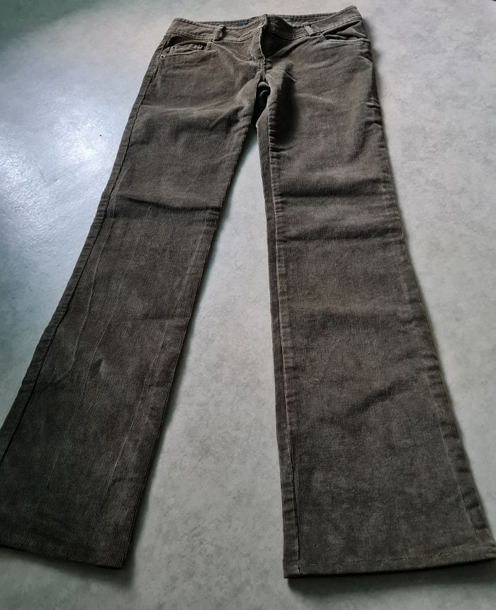 pantalon velours côtelé kaki Zara femme taille 36 **avec défaut** - photo numéro 3