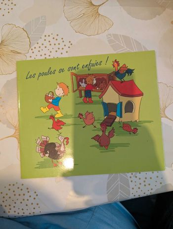 Livre les poules se sont enfuis