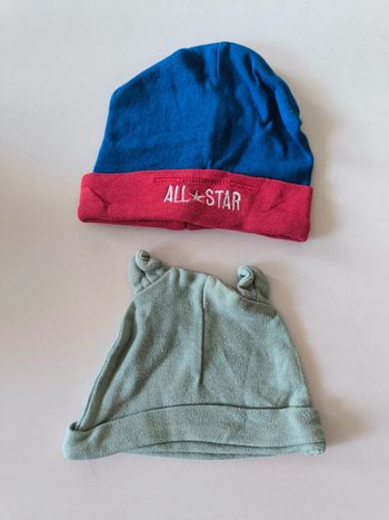 Lot de 2 bonnets 1mois