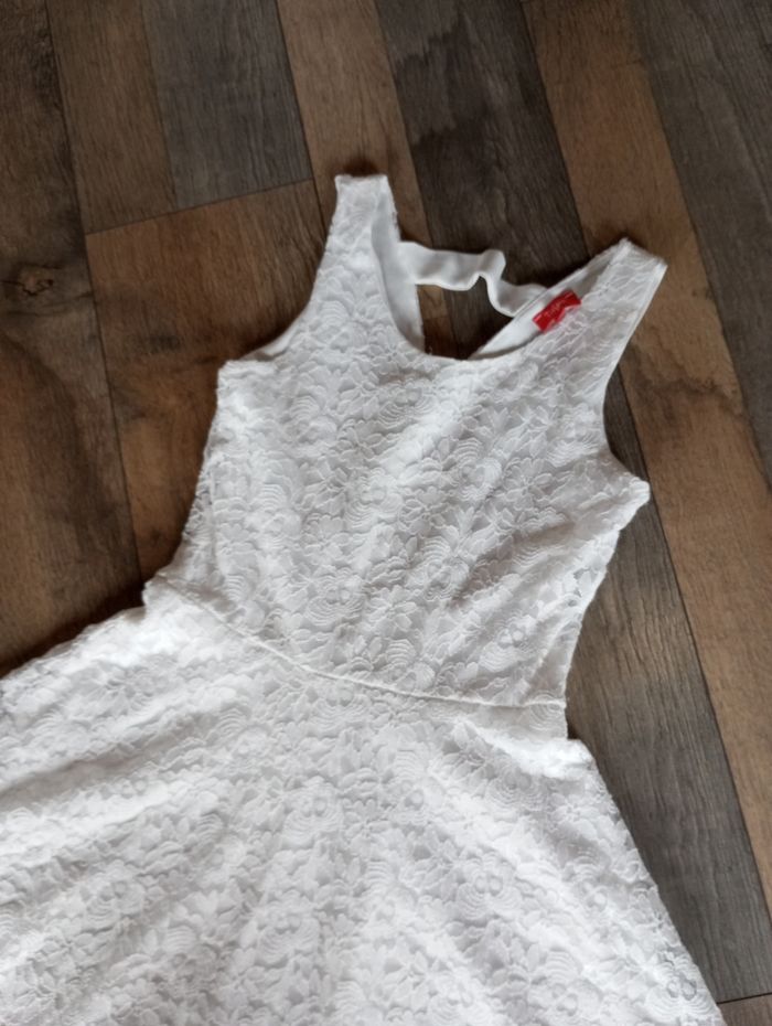 Robe dentelle - photo numéro 2