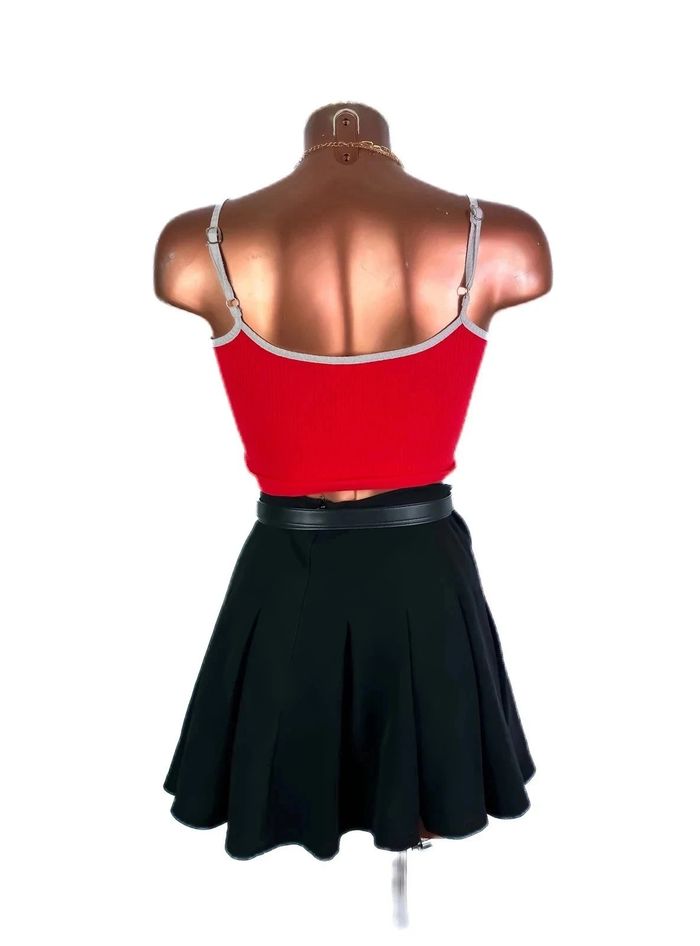 Magnifique crop top rouge - photo numéro 2