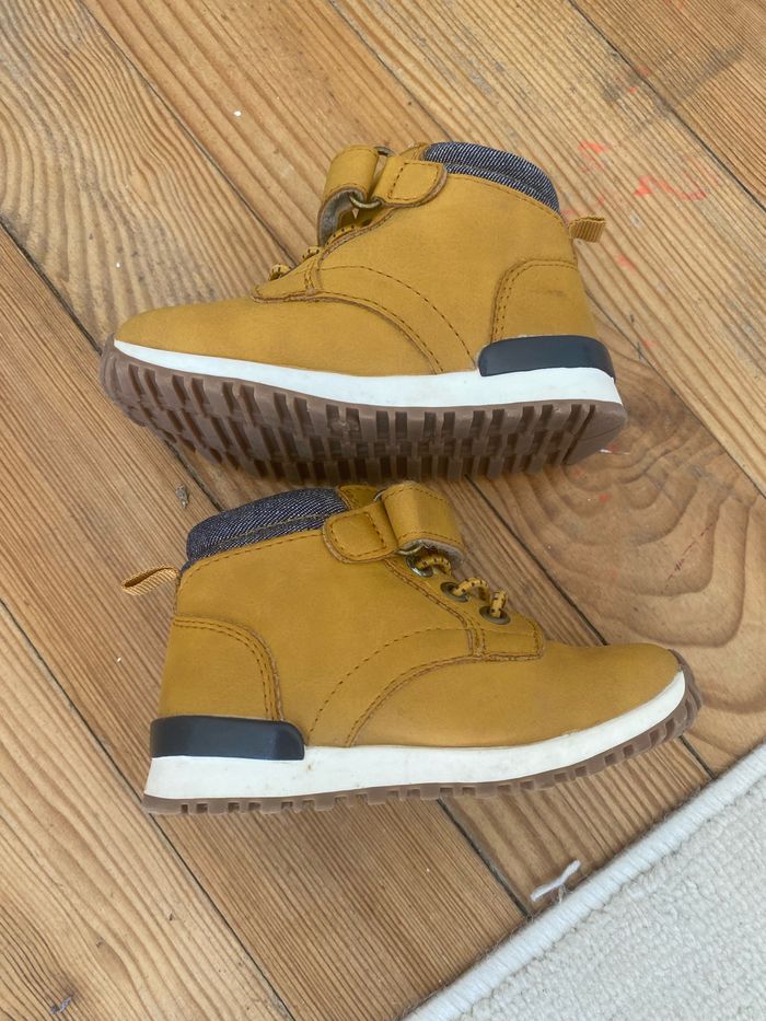 Baskets montantes taille 20 - photo numéro 2
