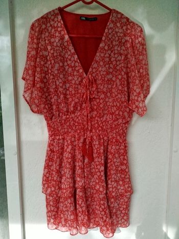 Robe a volants rouge