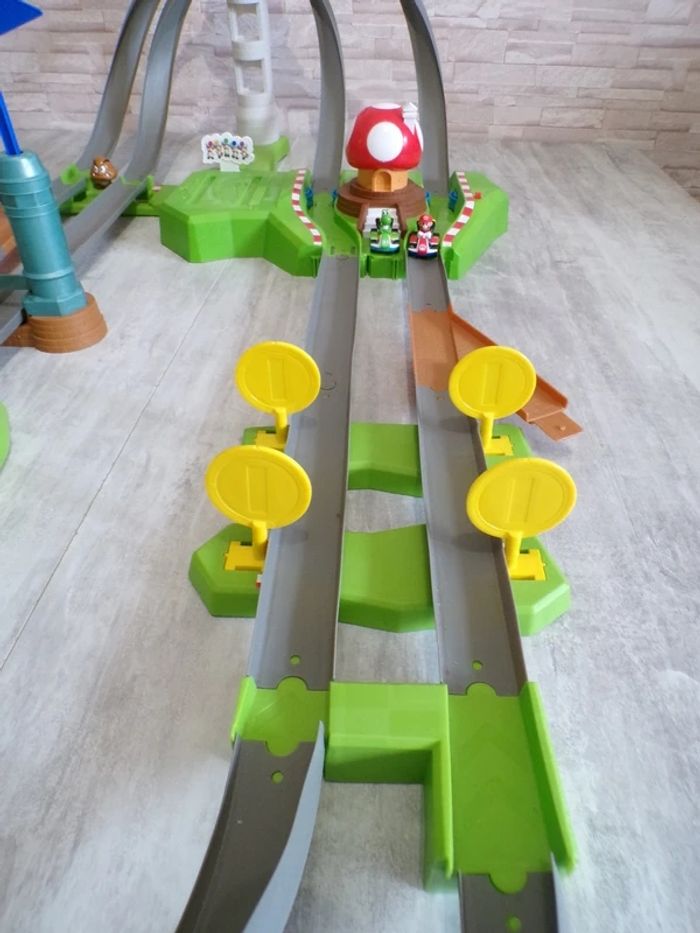 Circuit Deluxe Mario Kart motorisé - Hot Wheels - photo numéro 6