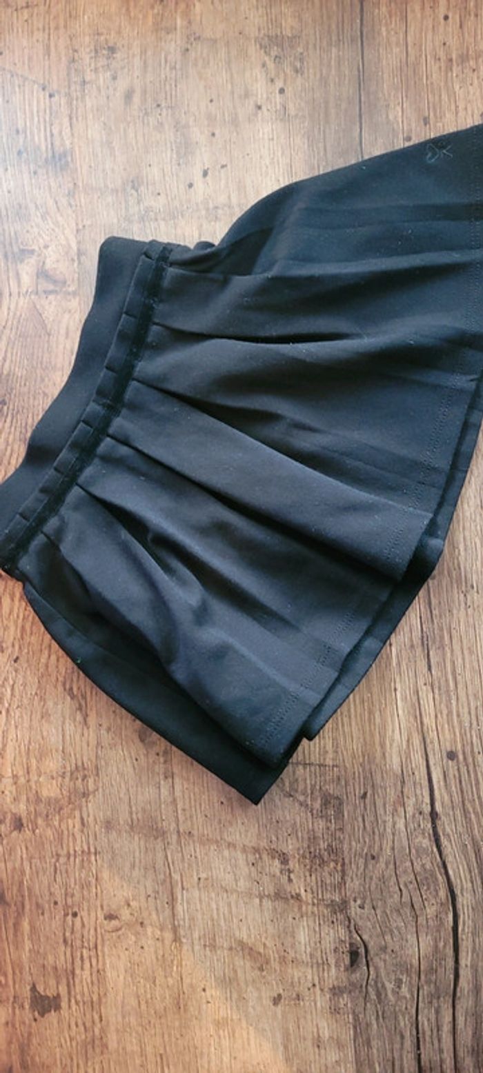 Jupe noire - photo numéro 5