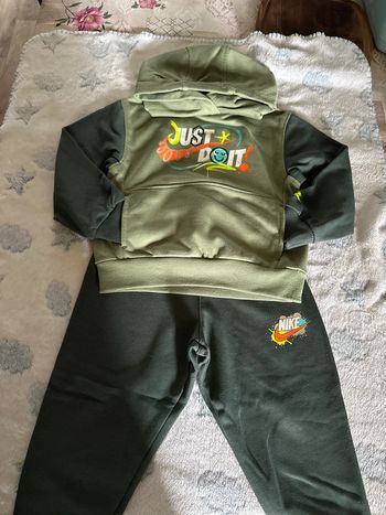 Ensemble Nike