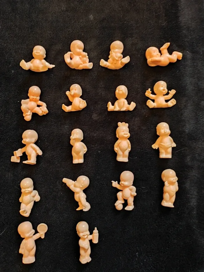 Lot de 18 babies couleur chair