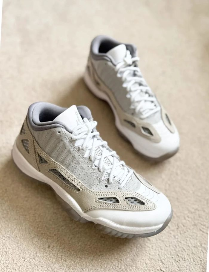 Air Jordan 11 Retro Low IE - Light Orewood Brown