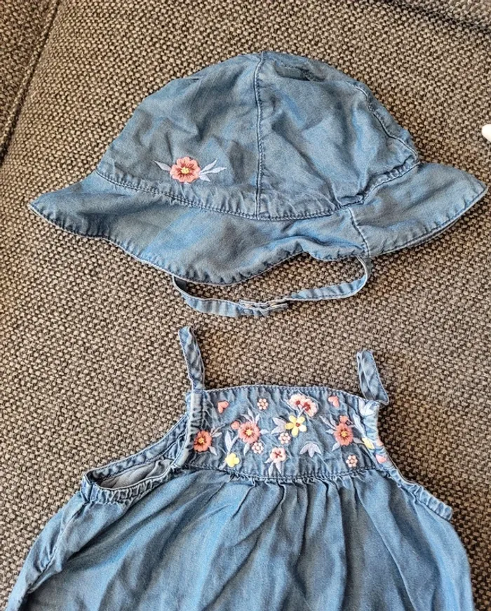 Combishort fille et son chapeau 36 mois - photo numéro 3