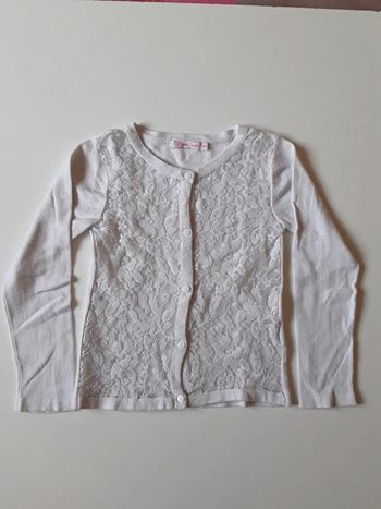 Gilet avec dentelle 6 ans