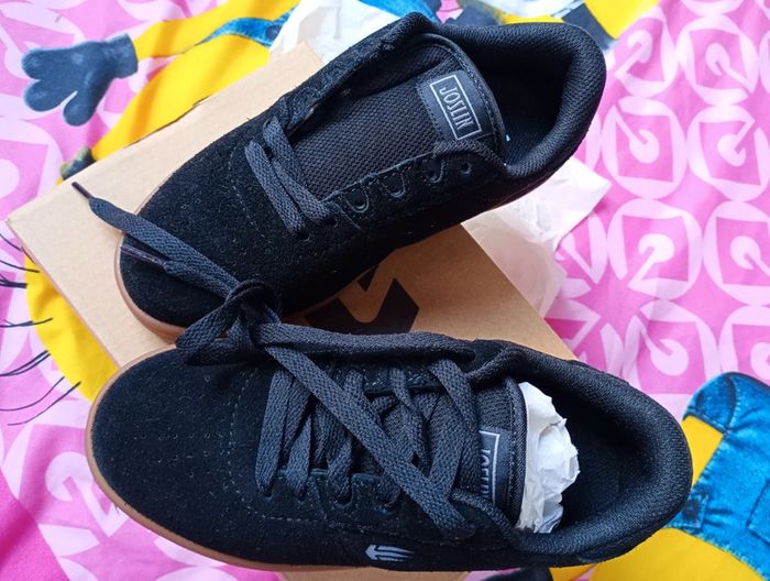 Etnies noires 33 neuves - photo numéro 6