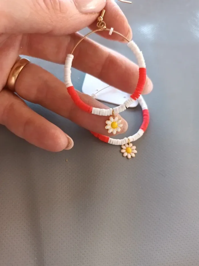 Boucle créole fantaisie bohème rouge  et blanc - photo numéro 2