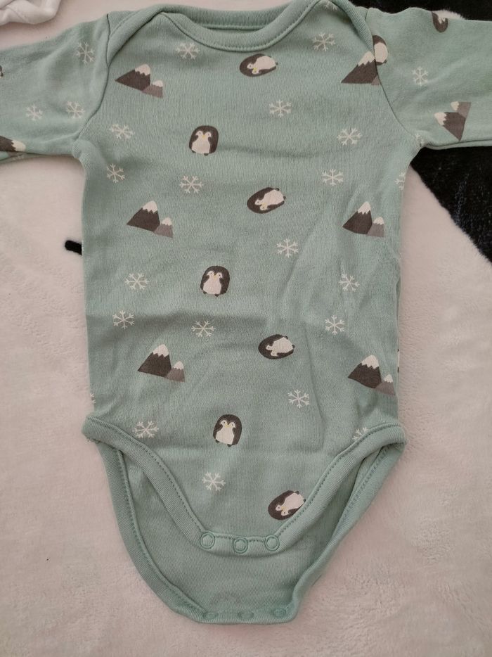 Lot de 2 bodies bébé garçon taille 6 mois neuf - photo numéro 3