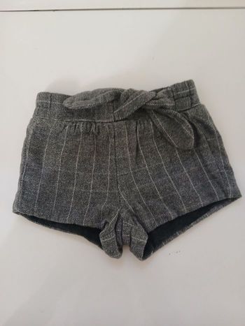 Short bebe fille d hiver taille 3 mois marque kiabi a carreaux couleur gris