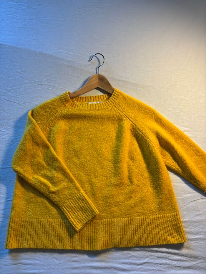 Pull col rond jaune moutarde mango