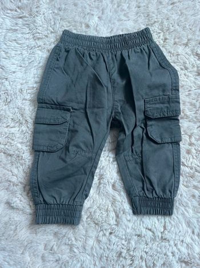Cargo kaki 6 mois