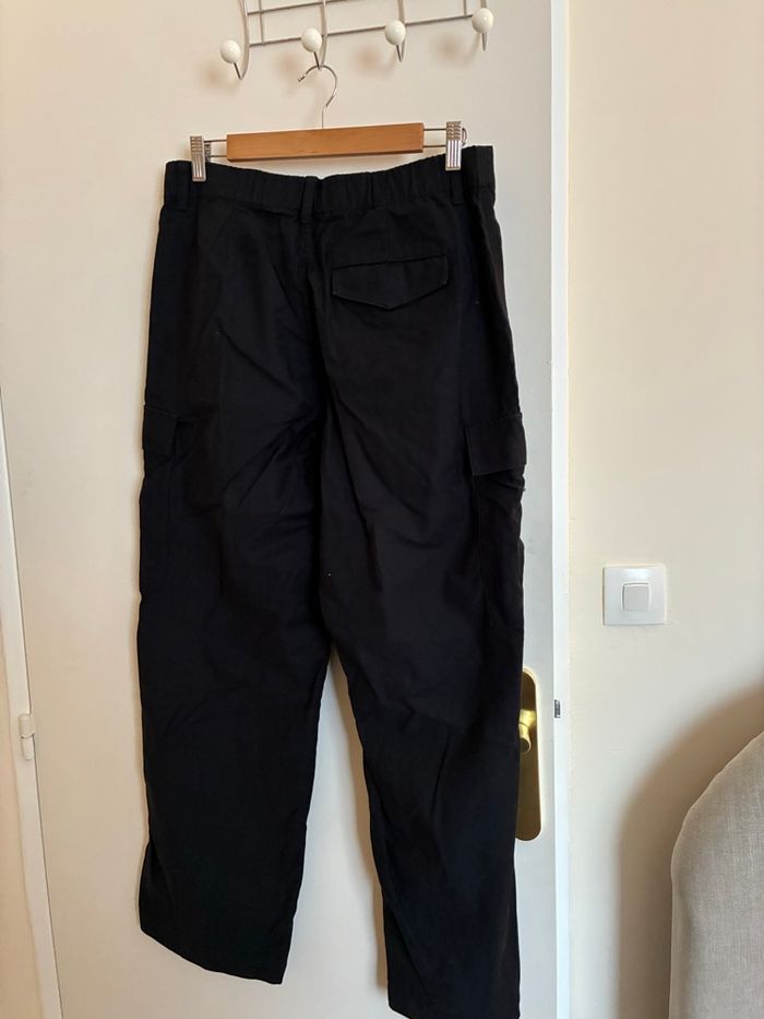 Pantalon cargo noir Uniqlo – Taille M – Très bon état - photo numéro 2