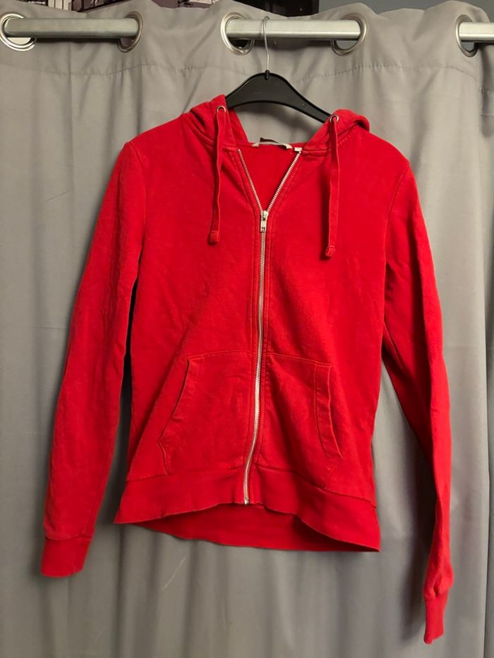 sweat à capuche rouge