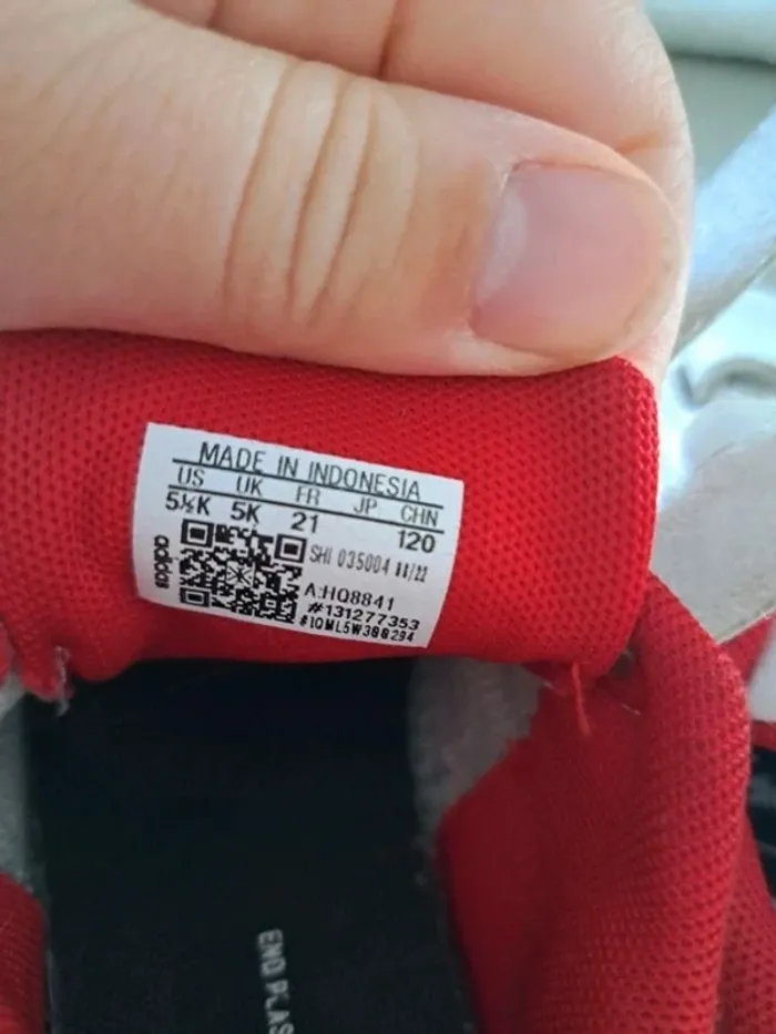 Baskets blanches Adidas Spiderman taille 21 - photo numéro 4