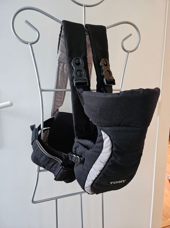Porte bébé Tomy 