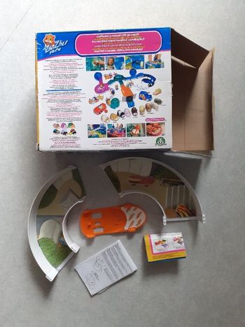 Zhu Zhu Pet SKATEBOARD avec emballage d'origine, complet