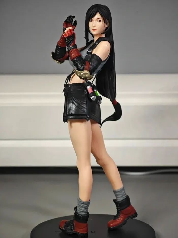 Figurine Final Fantasy VII : Tifa 20cm neuve avec boîte - photo numéro 2