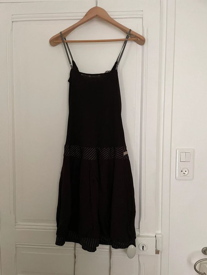 Robe marron en lin taille M marque Kosmika avec petite corde à nouer dans le dos - photo numéro 4